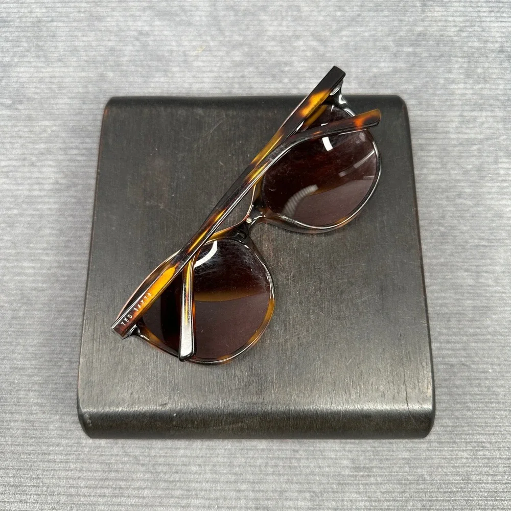 Ted Baker London TBW098 Tortoise Cat Eye Y2K Sunglasses Brown Gradient Lenses
